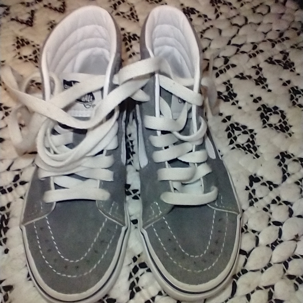 Vans - Picture 2 of 2